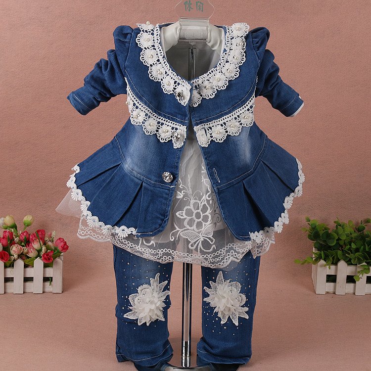 Nieuwe 2017 lente meisjes bloem denim jas + t-shirt + broek kleding sets 3pcs kids kleding sets meisjes herfst casual pak kids jeans