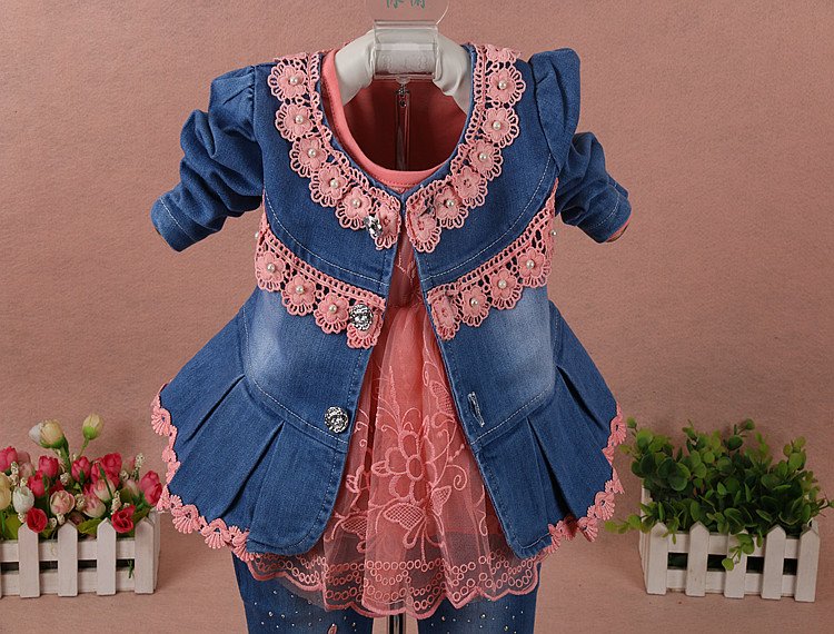 Nieuwe 2017 lente meisjes bloem denim jas + t-shirt + broek kleding sets 3pcs kids kleding sets meisjes herfst casual pak kids jeans
