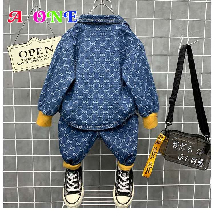 Herfst Lente Baby Set Jongens Denim Jas + Broek Meisje 2 Stuks Set Kinderen Pak Voor Kinderen Ins Geometrische Brief volledige Print 2-12 Jr Herfst Lente Baby Set Jongens Denim Jas + Broek Meisje 2 Stuks Set Kinderen Pak Voor Kinderen Ins Geometrische Brief volledige Print 2-12 Jr