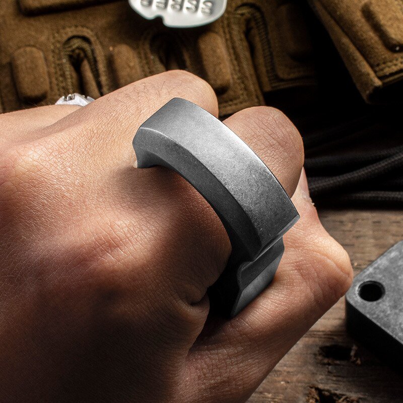 1Pc Gelegeerd Staal Outdoor Survival Tool Edc Tactical Tool Draagbare Multifunctionele Beschermen Knuckles Ring Hanger Ring Hand Decorat