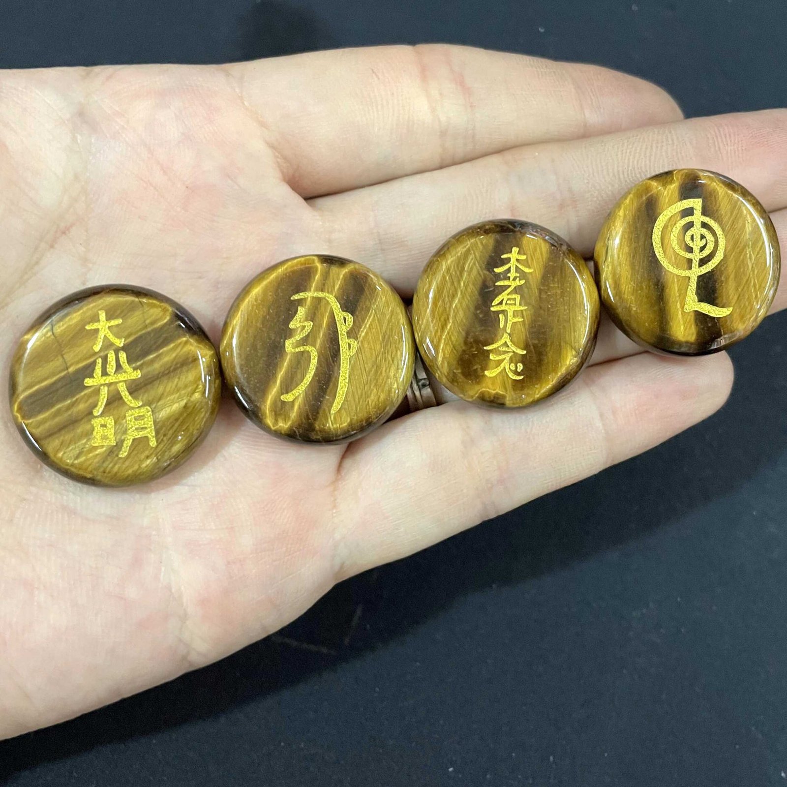 4 Stks/set 25Mm Chakra Natuurlijke Tiger Eye Amethisten Crystal Agaat Jades Steen Gegraveerde Symbolen Ronde Reiki Waarzeggerij Healing