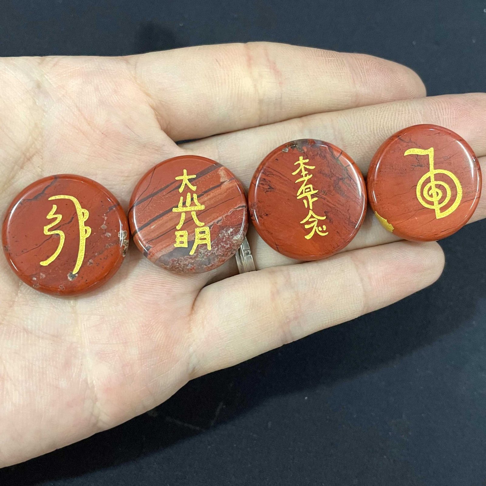 4 Stks/set 25Mm Chakra Natuurlijke Tiger Eye Amethisten Crystal Agaat Jades Steen Gegraveerde Symbolen Ronde Reiki Waarzeggerij Healing