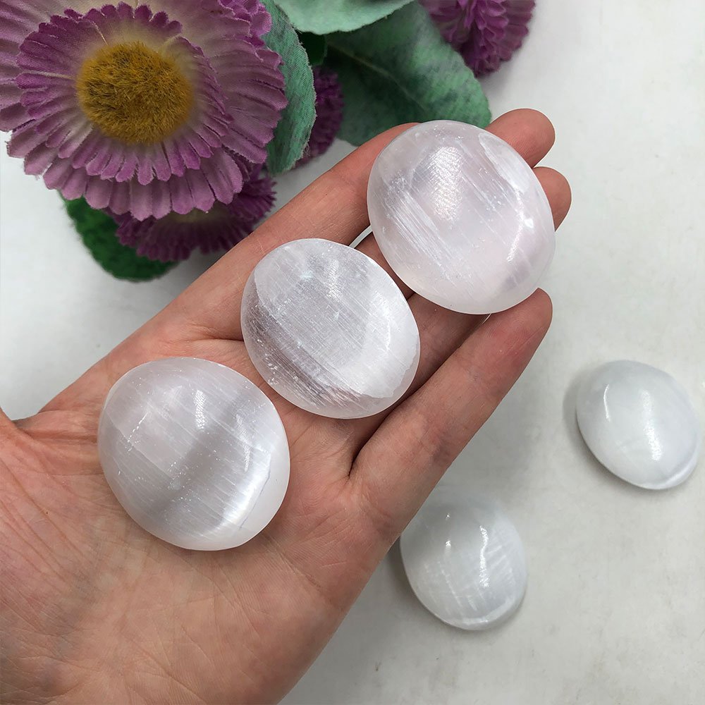 1Pc Natuurlijke Witte Selenite Palmstone Quartz Kristallen Healing Palm Steen Gips Reiki Minerale Chakra Thuis Kamer Decoratie Energie